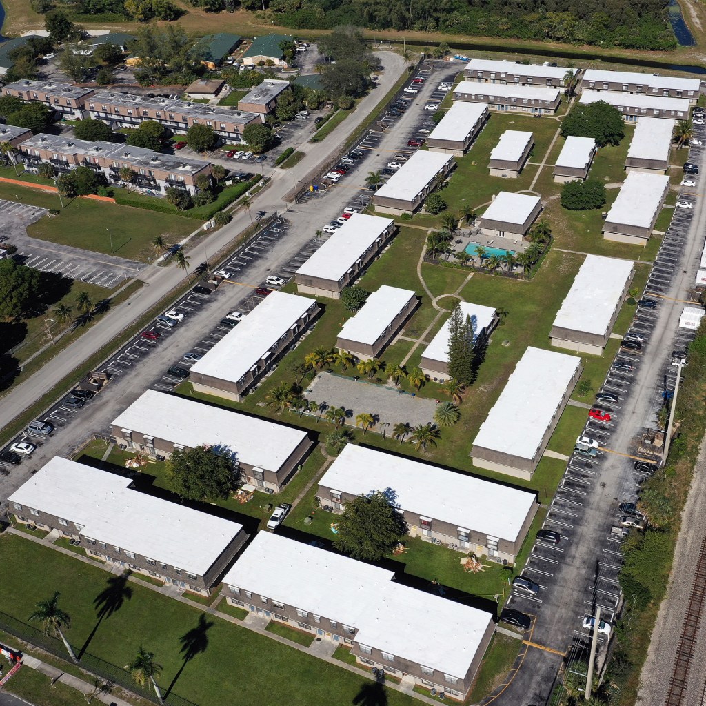 Commercial roof repair