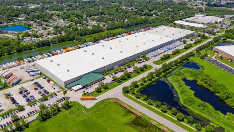 5 Reasons to Keep Commercial Roof Drains Free of Debris