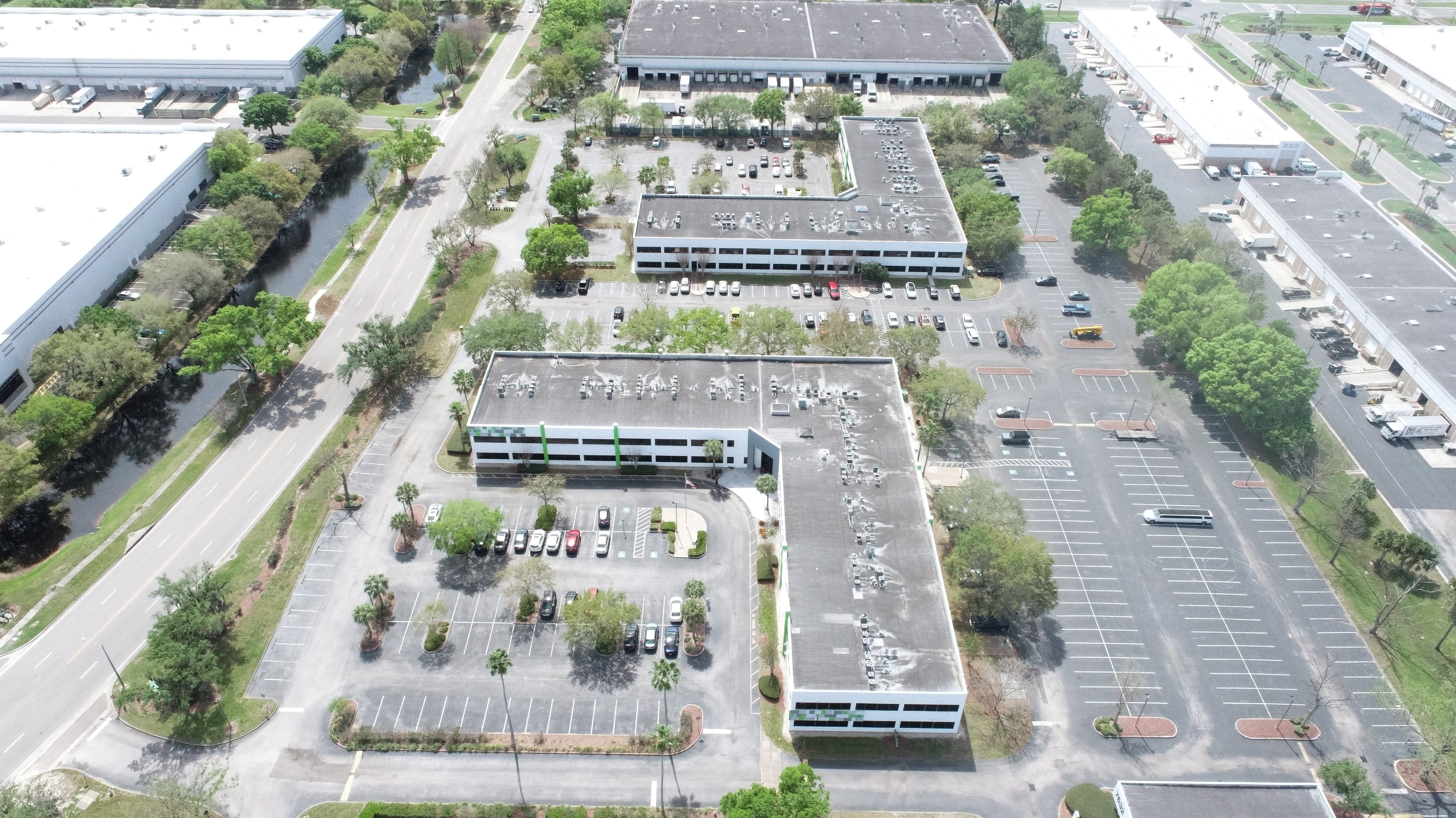 Commercial building roof restoration